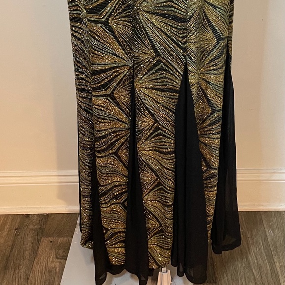 Black gold silver metallic short sleeve maxi dress - Picture 9 of 10